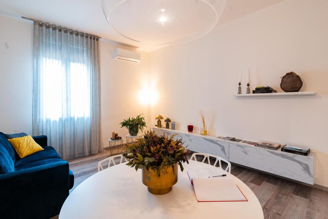 Sacrati 39 Lägenhet Ferrara Exteriör bild
