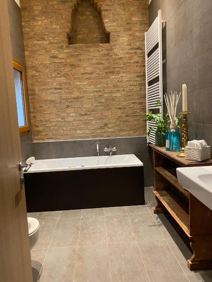Sacrati 39 Lägenhet Ferrara Exteriör bild